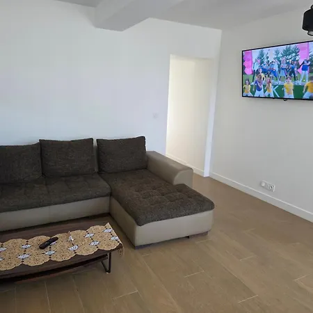 Appartement Entier De 67 Mettres Carres *