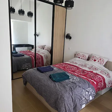 Entier De 67 Mettres Carres *